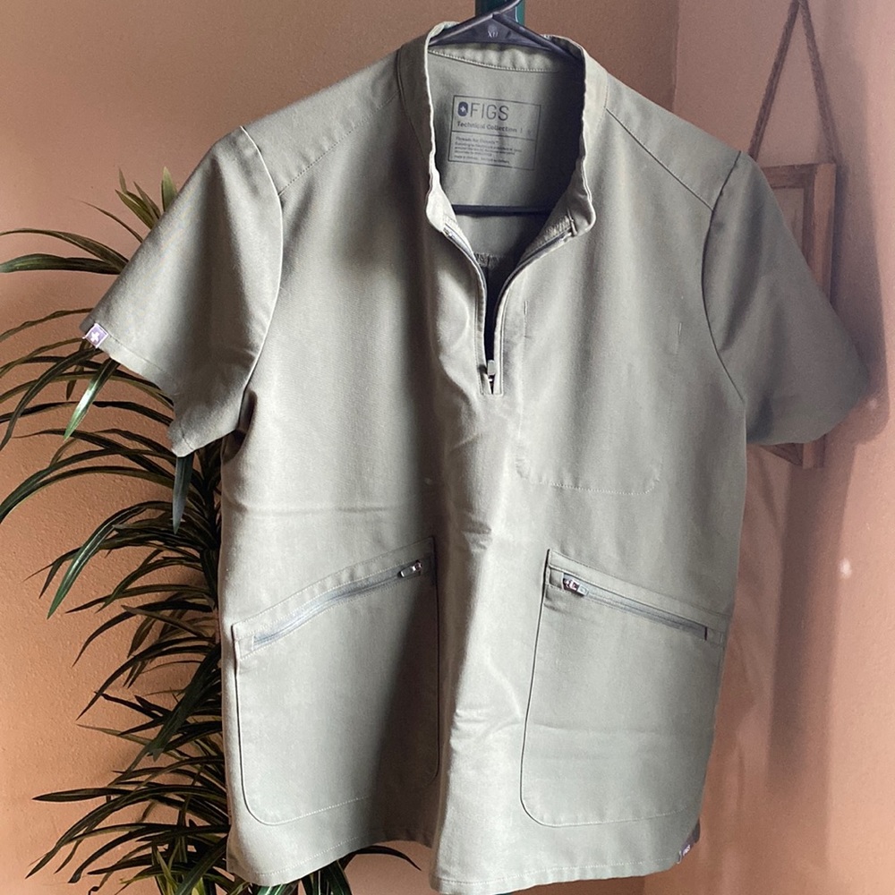 FIGS Moss Nata Scrub Top